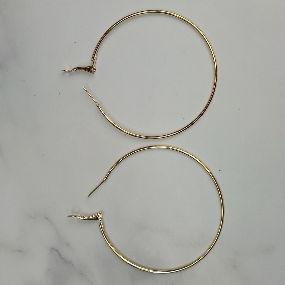 THREE PAIR LARGE PIERCED HOOP EARRINGS - Picture 3 of 8